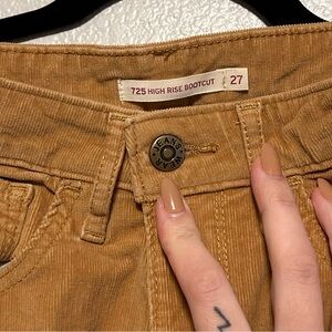 Levi’s, 725 high rise bootcut, size 27
